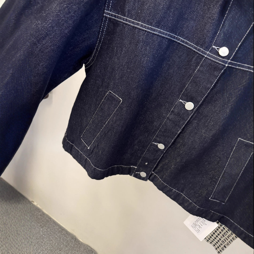 Damen Kurz geschnittene Denimjacke mit kontrastierenden Karomanschetten Drune