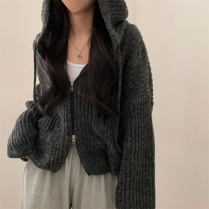 Damen Strickjacke mit Kapuze und dekorativen Zopfstricken Drune