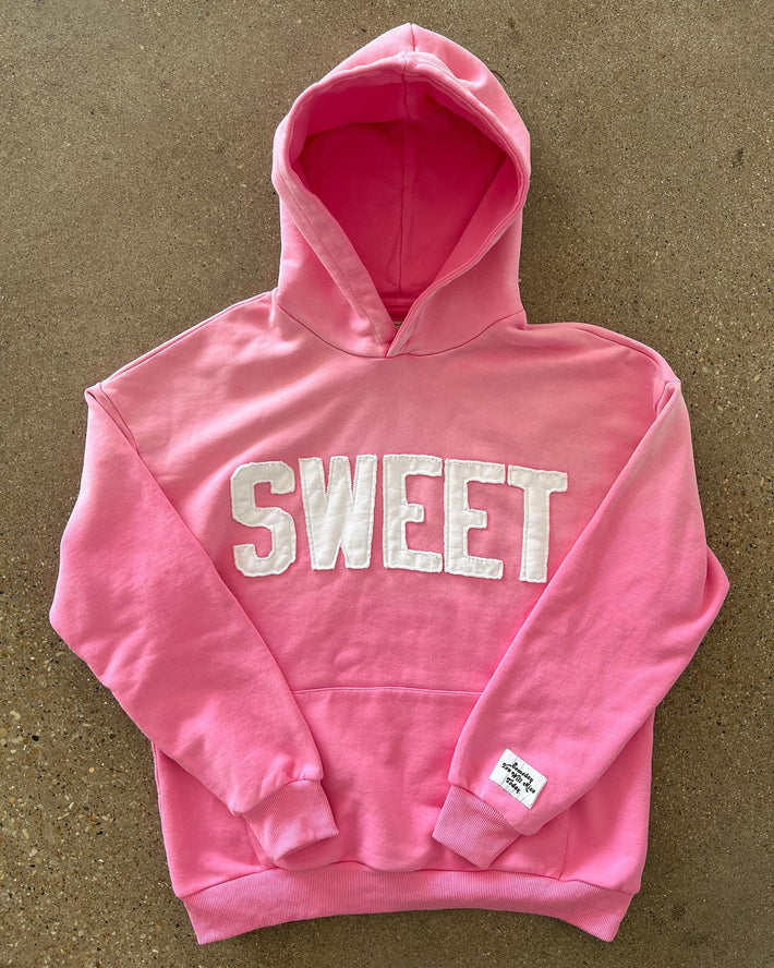 Unisex nan weit geschnittener Kapuzenpullover mit aufgesetzten Buchstabenapplikationen und Kängurutasche Drune