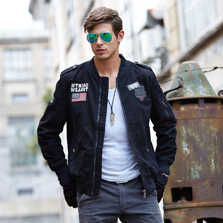 Herren nan militärisch inspirierte Bomberjacke mit Patch- und Stick-Details, Ärmeltasche und gerippten Bündchen Drune