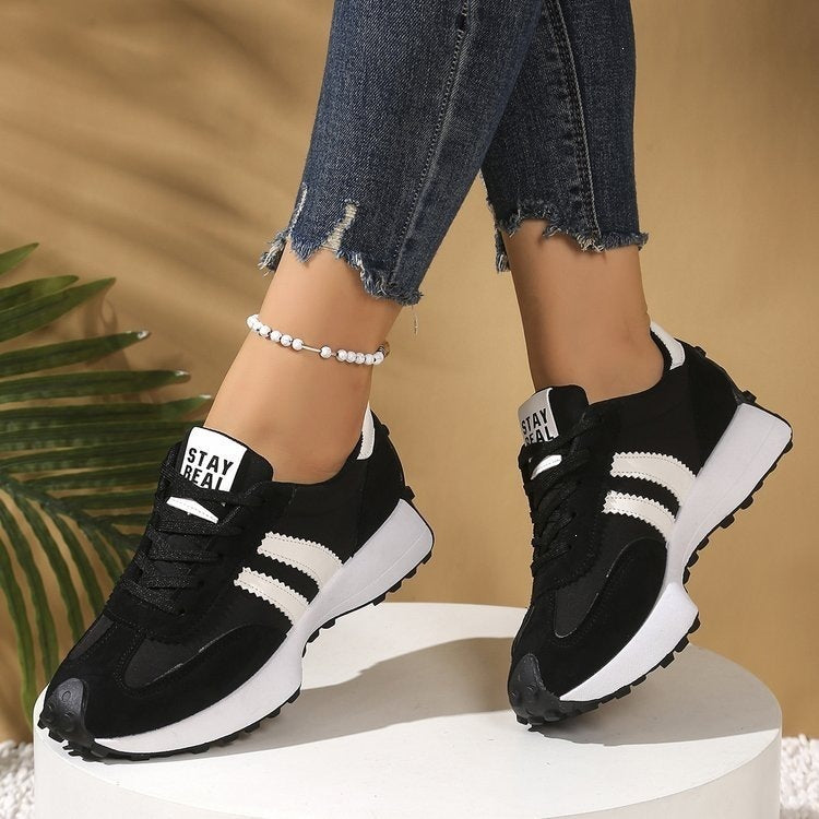 Damen Retro-Plateau-Sneaker mit Veloursoberfläche, dekorativen Zierstreifen und profilierter Traktionssohle Drune