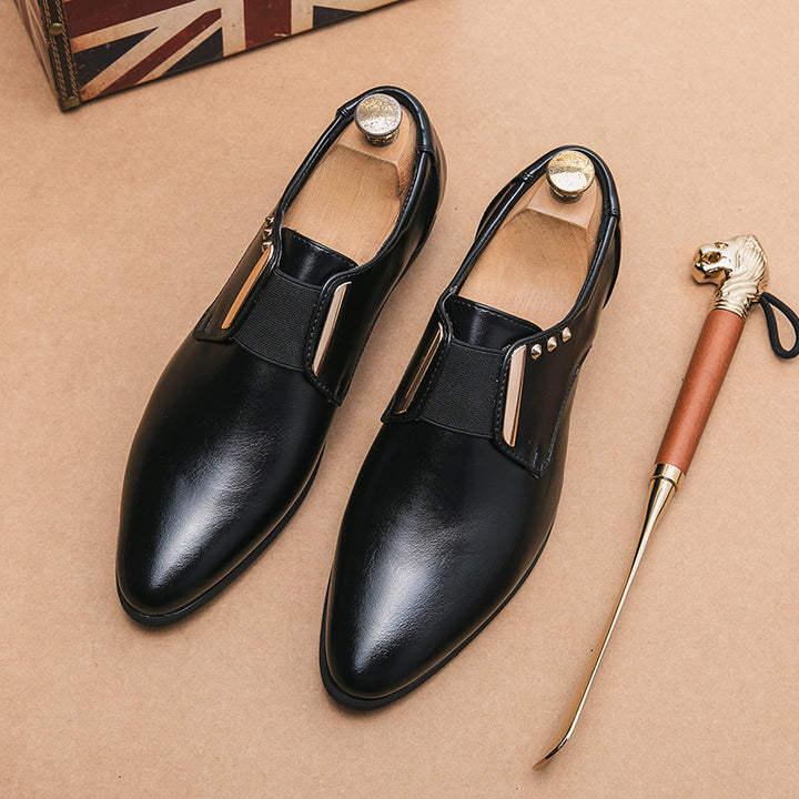 Herren elegante spitze Slip-On Business-Halbschuhe mit elastischer Gummilasche und dekorativen Metallapplikationen Drune