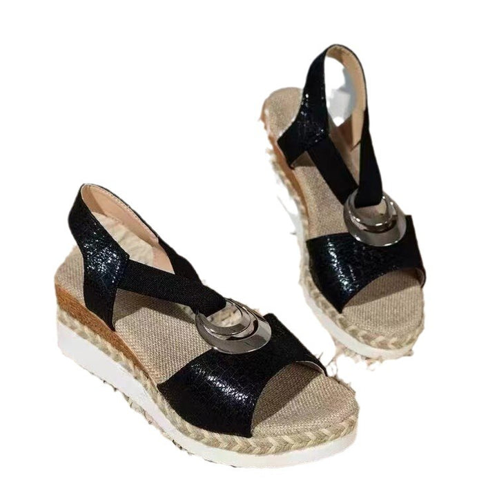 Damen Keil‑Sandalen mit Bast‑Plateau, elastischem Fersenriemen und Zier‑Metallornament Drune