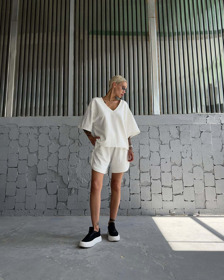 Damen lässiges Sport-Set mit oversized Oberteil und bequemen Shorts