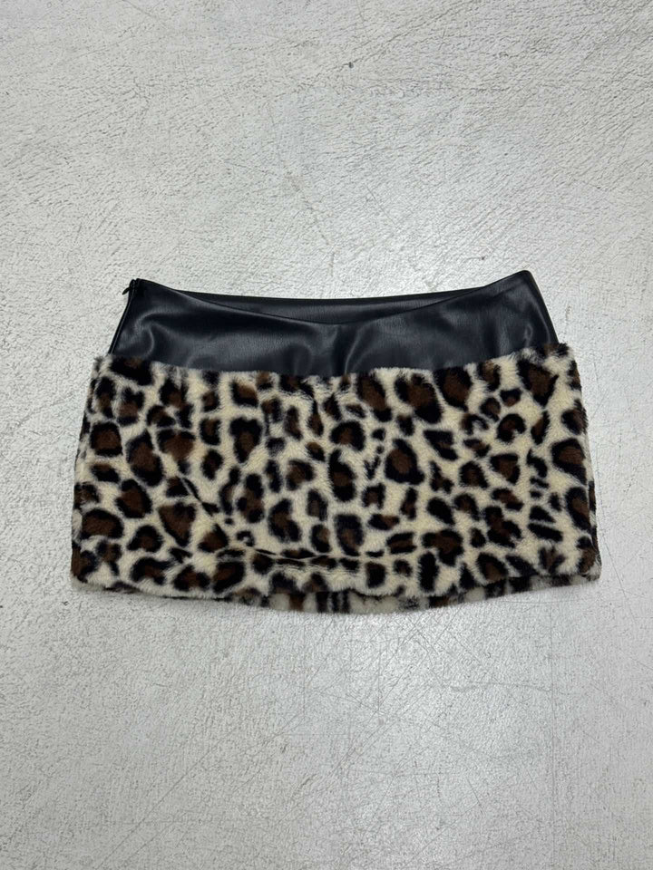 Damen Oberteil und Rockset mit Leopardenmuster und Kunstlederdetails Drune