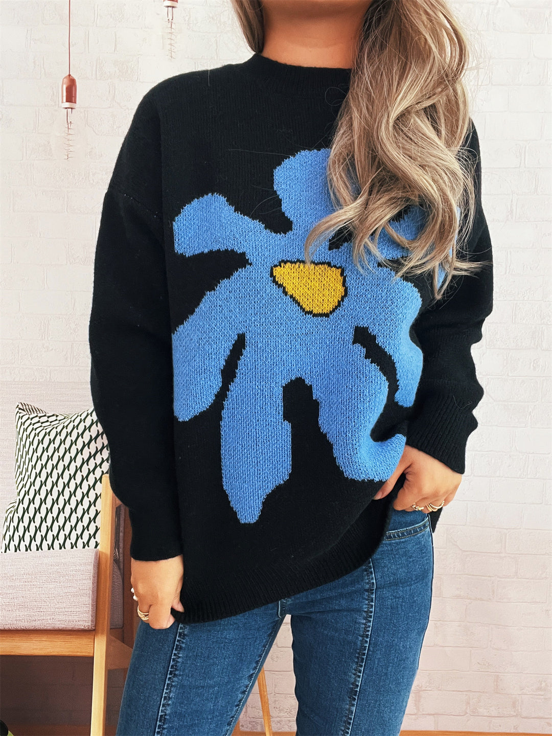 Damen verspielter Strickpullover mit floraler Applikation Drune