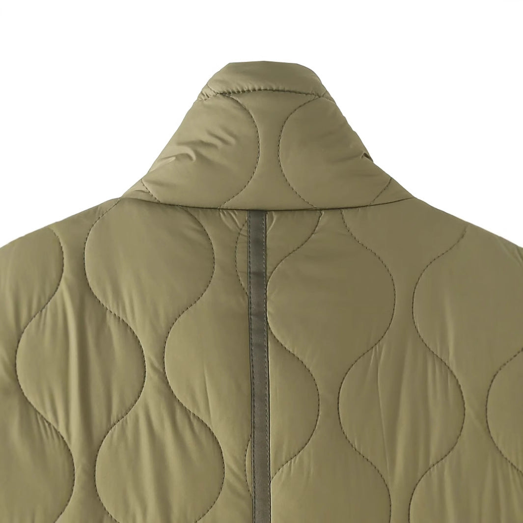 Damen nan gesteppte Kurzjacke mit hohem Stehkragen, großen Pattentaschen und Kordelzugsaum Drune
