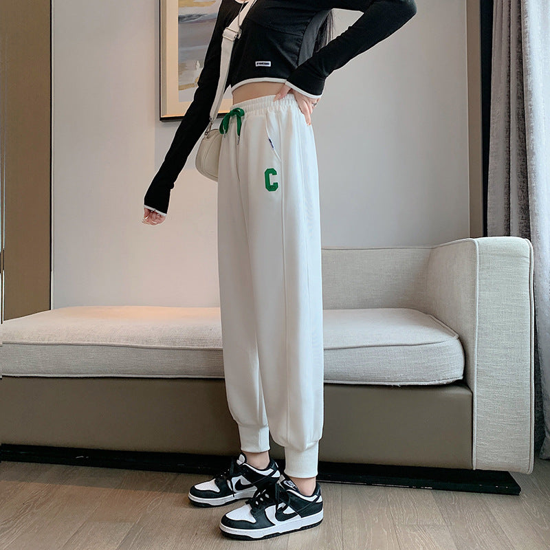 Damen Sportliches Loungewear-Set mit cropped Oberteil und lässigen Sweatpants Drune