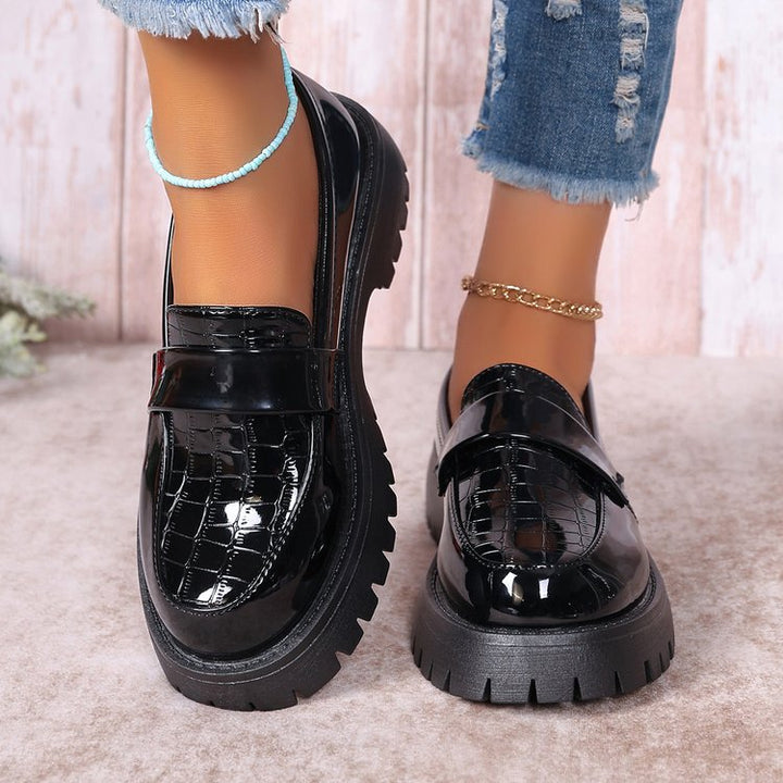 Damen  Lack-Loafer mit profilierter Traktorsohle, Krokoprägung und gepolstertem Komfortfußbett Drune