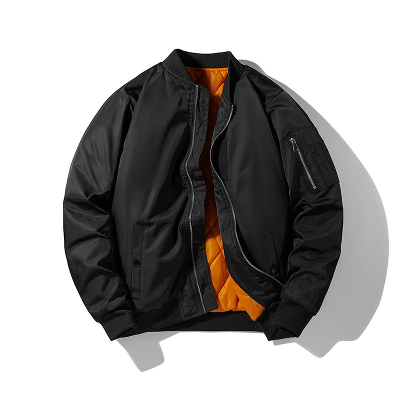 Herren Bomberjacke im Fliegerlook mit kontrastierender Innenfütterung, Ärmel‑Utilitytasche und elastischen Rippbündchen Drune