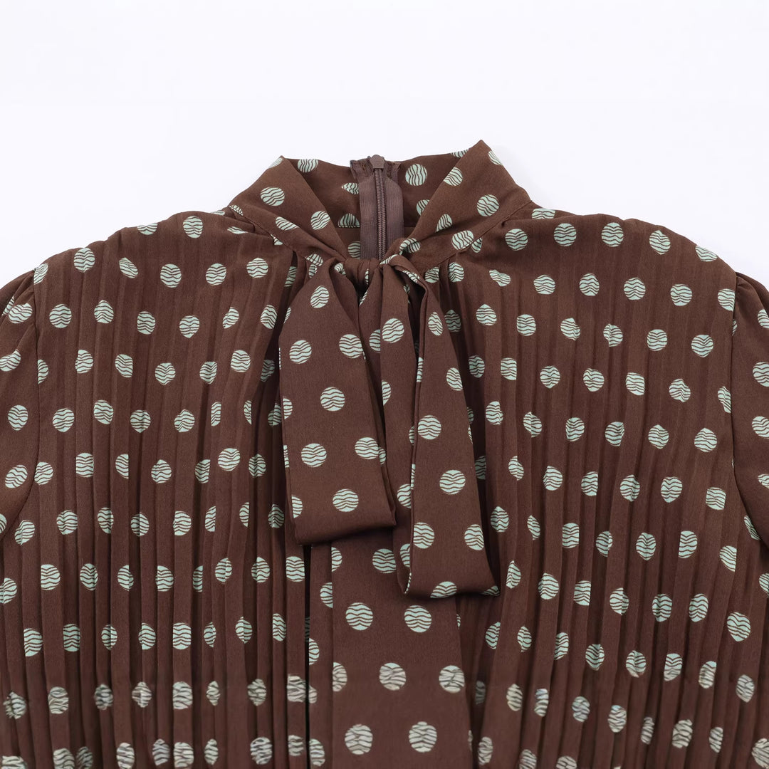 Damen nan gepunktetes Midi Kleid mit Stehkragen, Schleifenband, Plisseeoberteil und asymmetrischem Saum Drune