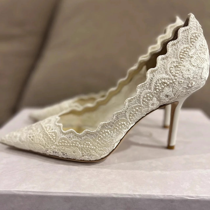 Damen Elegante Spitzen‑Pumps mit gewelltem Rand und schlankem Stiletto‑Absatz Drune