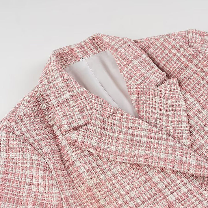 Damen Kurzblazer im Bouclé‑Tweed mit Reverskragen und Zierknöpfen Drune
