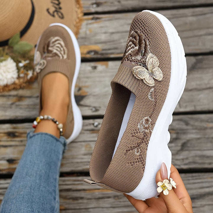 Damen Elegante Slip-On Sneakers mit floralen Stickereien Drune