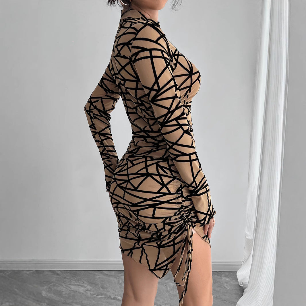 Damen nan figurbetontes transparentes Langarm Minikleid mit Rollkragen und seitlicher Raffung Drune