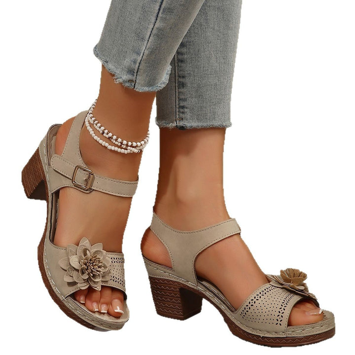 Damen Sandalette mit mittelhohem Blockabsatz, Blütenapplikation und verstellbarem Knöchelriemen Drune