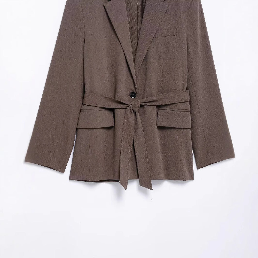 Damen nan taillierter Blazer mit Bindegürtel, Reverskragen, Pattentaschen und Ein-Knopf‑Verschluss Drune