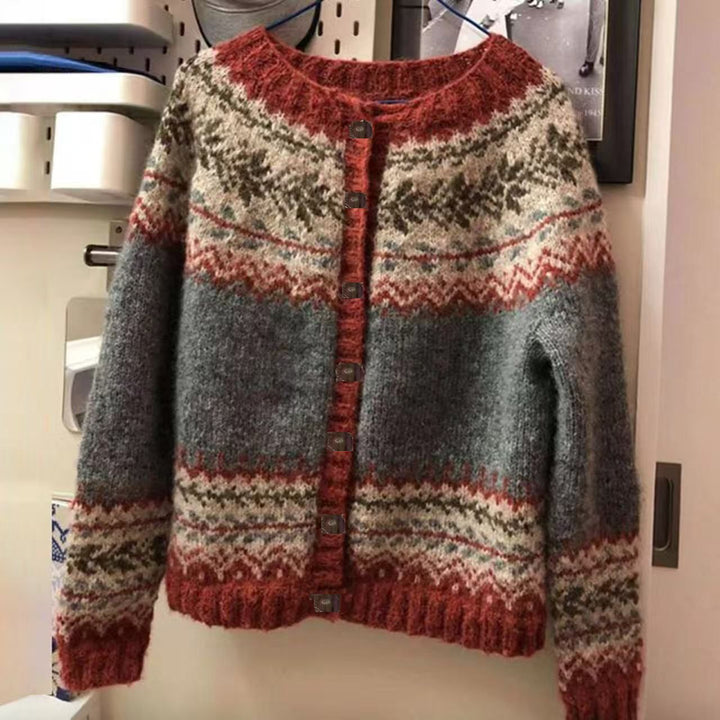 Damen nan gemusterte Strickjacke mit Rundpasse, Holzknöpfen und Eingrifftaschen Drune