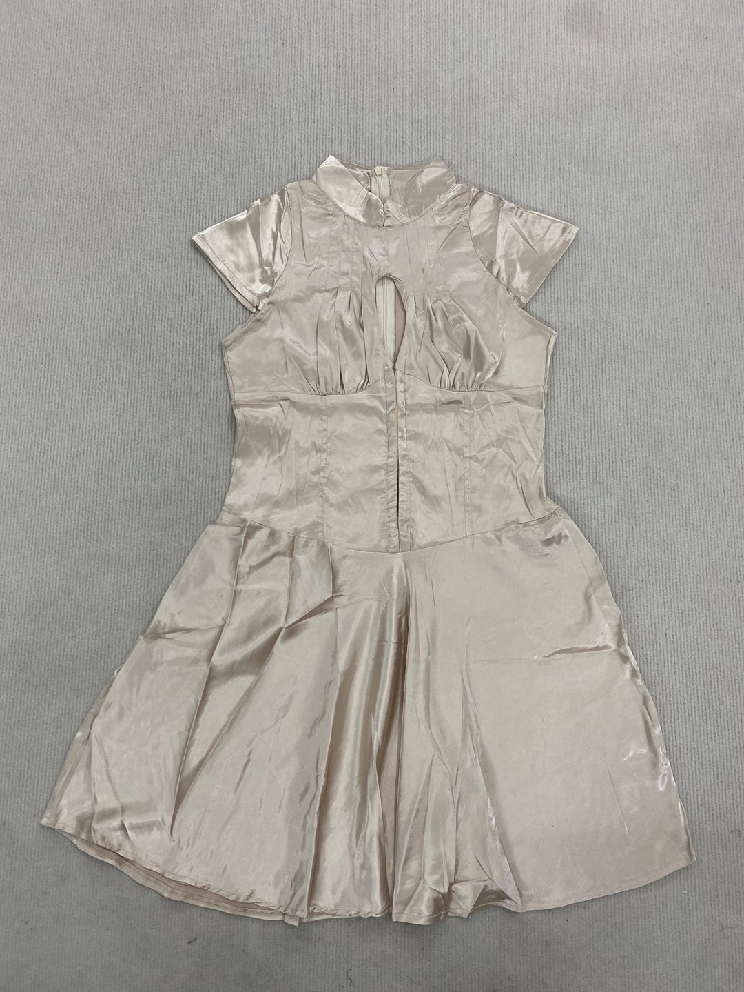 Damen elegante Abendkleid mit schickem Cut-Out Drune