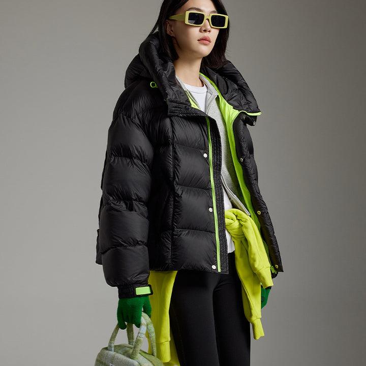 Damen Kurze Boxy‑Steppjacke mit Oversize‑Ärmeln, hohem Thermokragen und Kapuze Drune