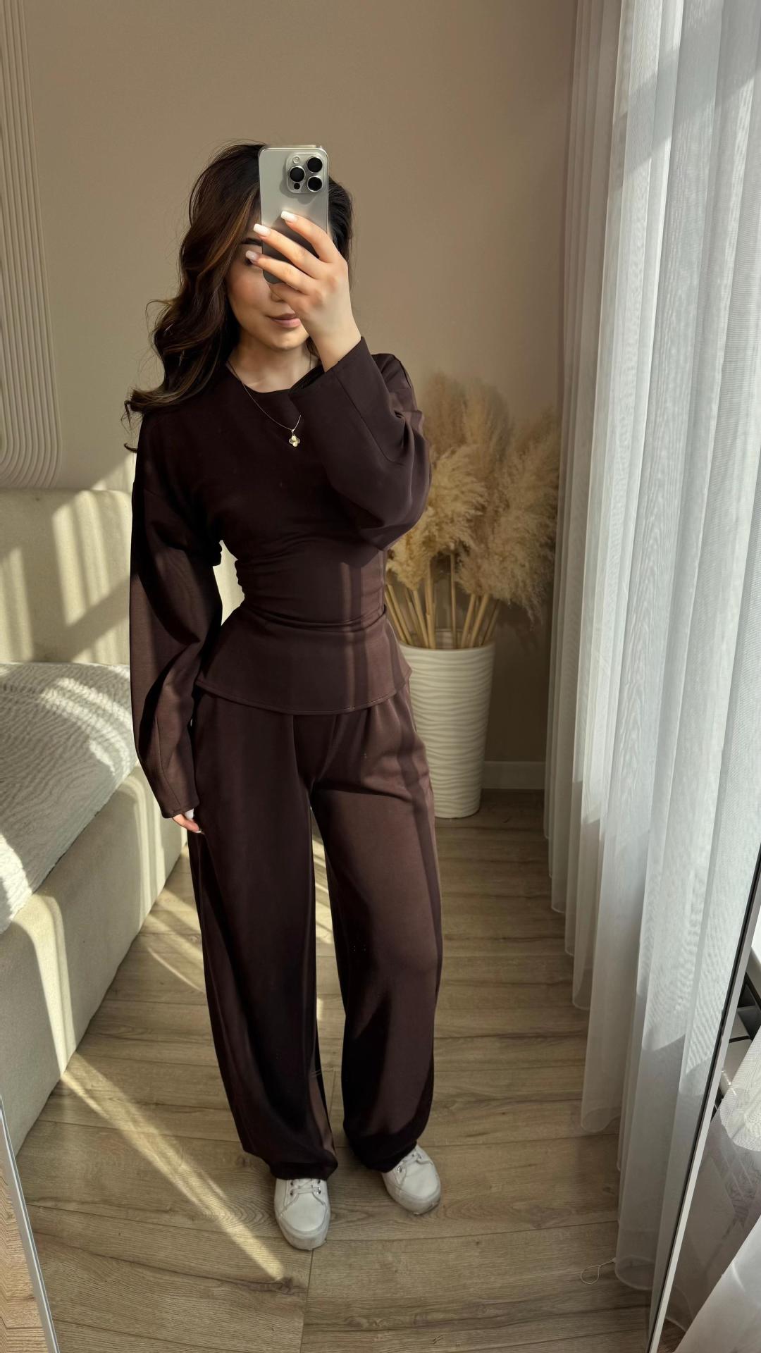 Damen elegantes und komfortables Lounge-Set mit innovativem Schnitt