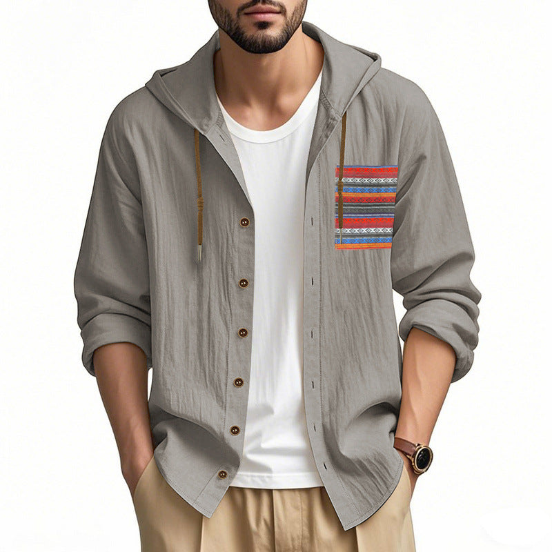 Herren nan leichte Kapuzenhemdjacke aus strukturierter Baumwollmischung mit Ethno‑Brusttasche und Knopfleiste Drune