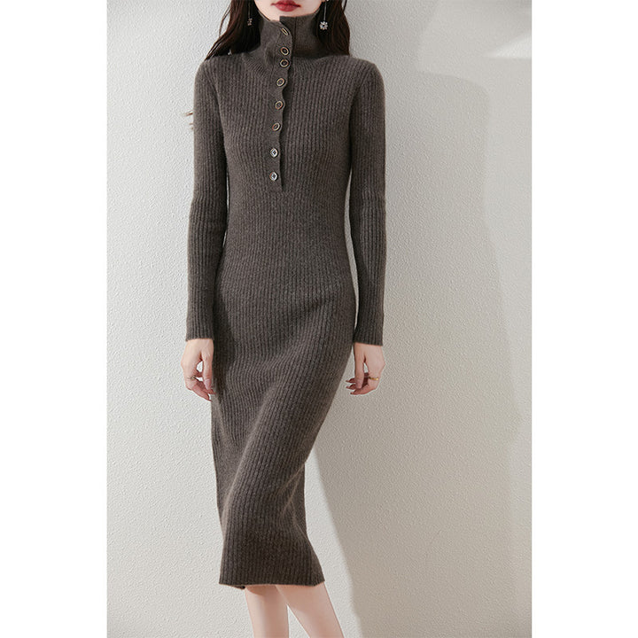 Damen Strickkleid mit hohem Kragen und Knopfdetails Drune