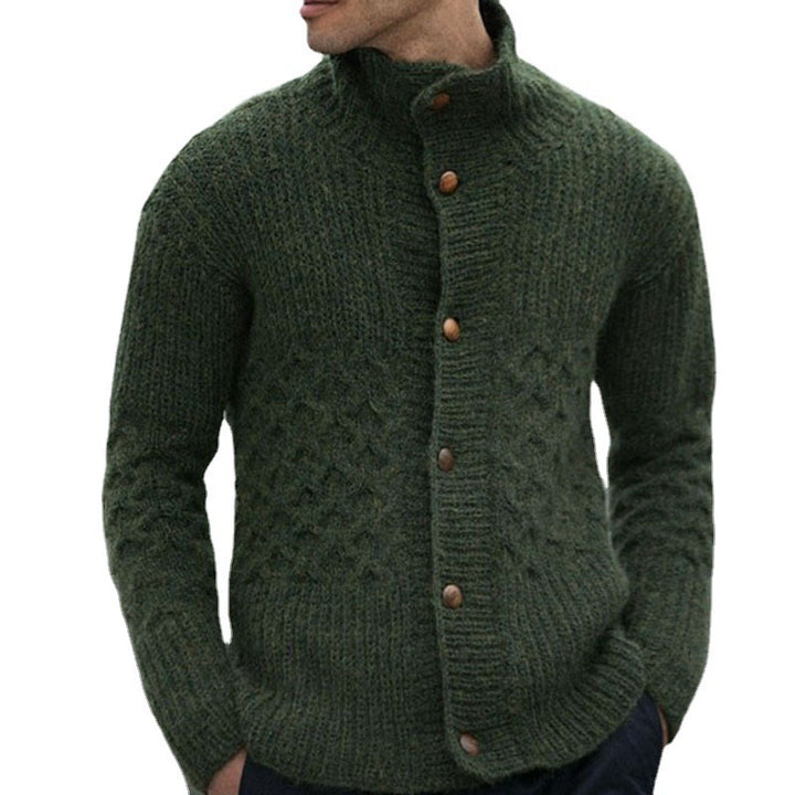 Herren Strickjacke mit dekorativem Zopfmuster und praktischem Stehkragen Drune