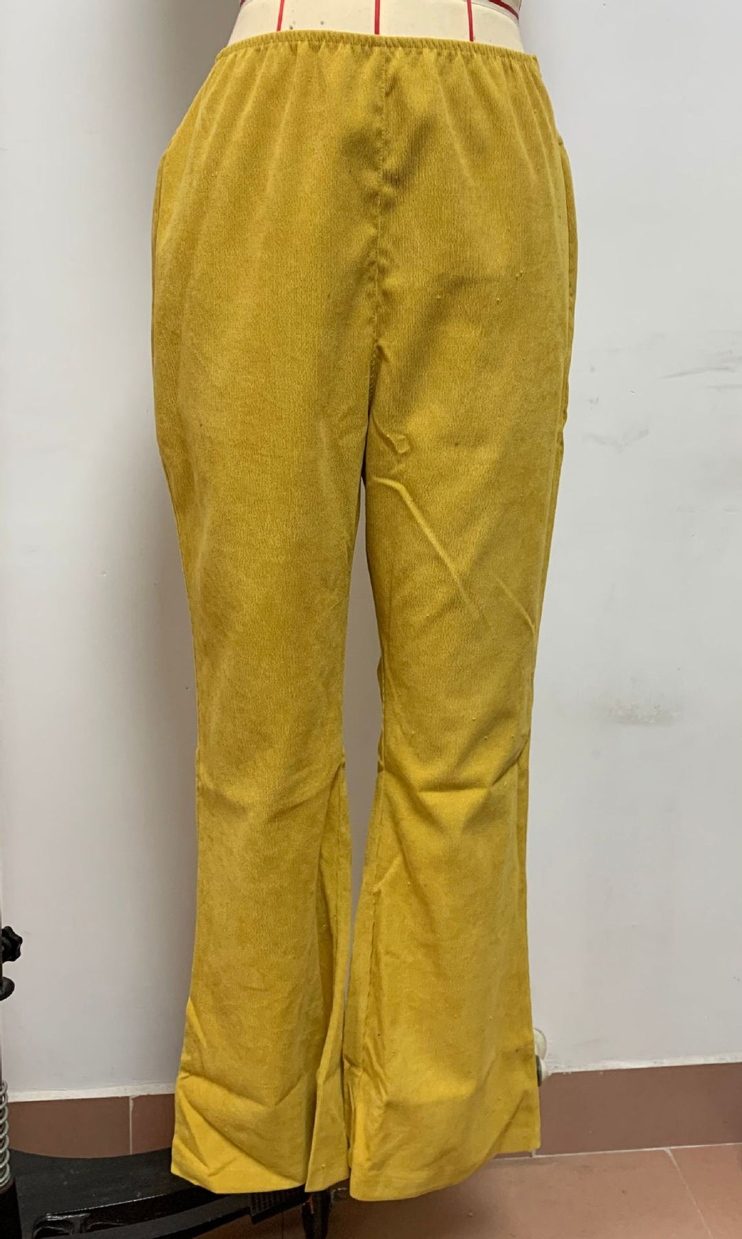 Damen ausgestellte Cordhose mit hohem Bund und strukturiertem Stoff Drune