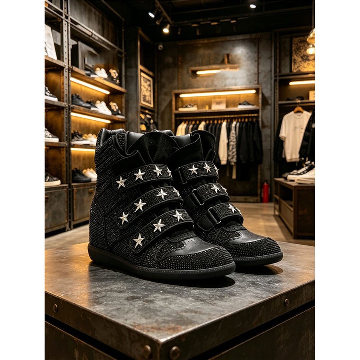Damen Keil-Sneaker mit verstecktem Absatz, Strassbesatz und Sternnieten Drune