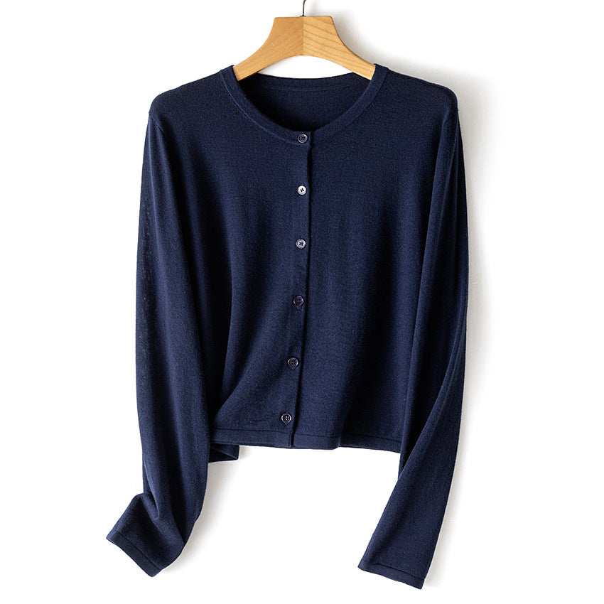 Damen leichte kurz geschnittene Feinstrick-Cardigan mit Rundhalsausschnitt und Knopfleiste Drune