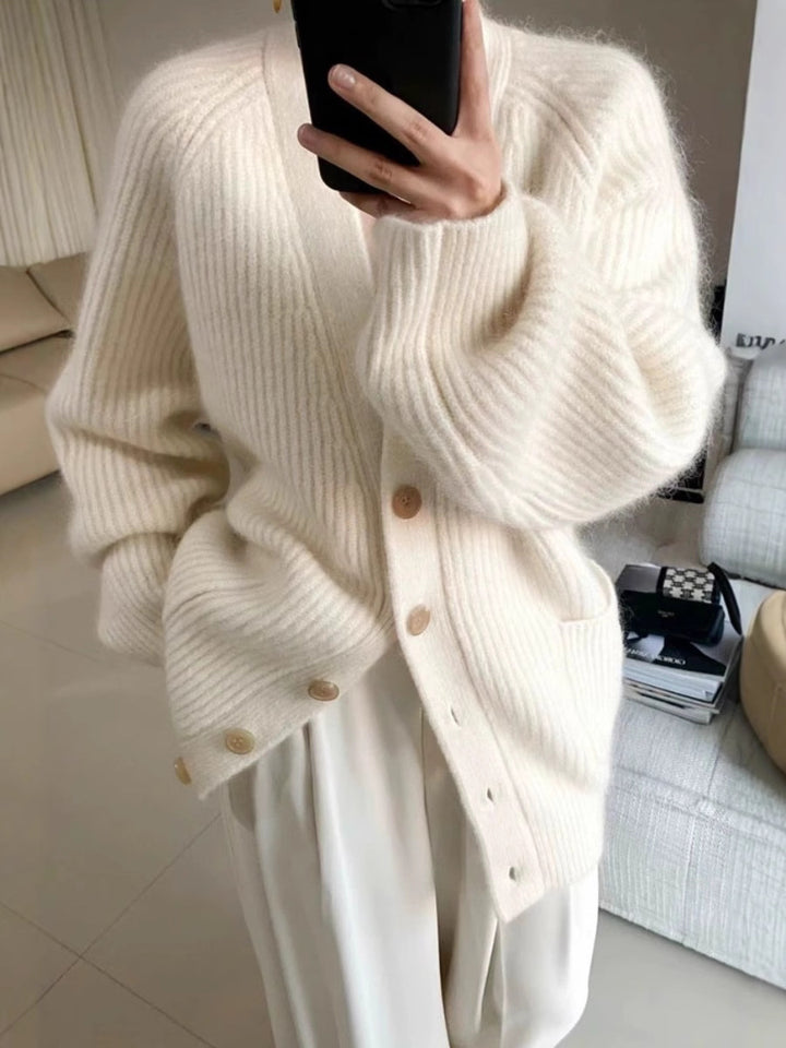 Damen Langer Oversize-Cardigan aus weichem Rippstrick mit Holzknopfleiste Drune