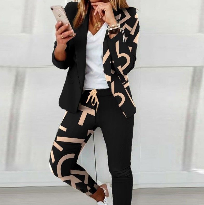 Zweiteiliges Set für Damen: Hosenanzug mit Muster, bestehend aus einem langärmeligen Blazer (offene Front, taillierter Schnitt) und einer unifarbenen langen Hose – ideal fürs Büro – DRUNE