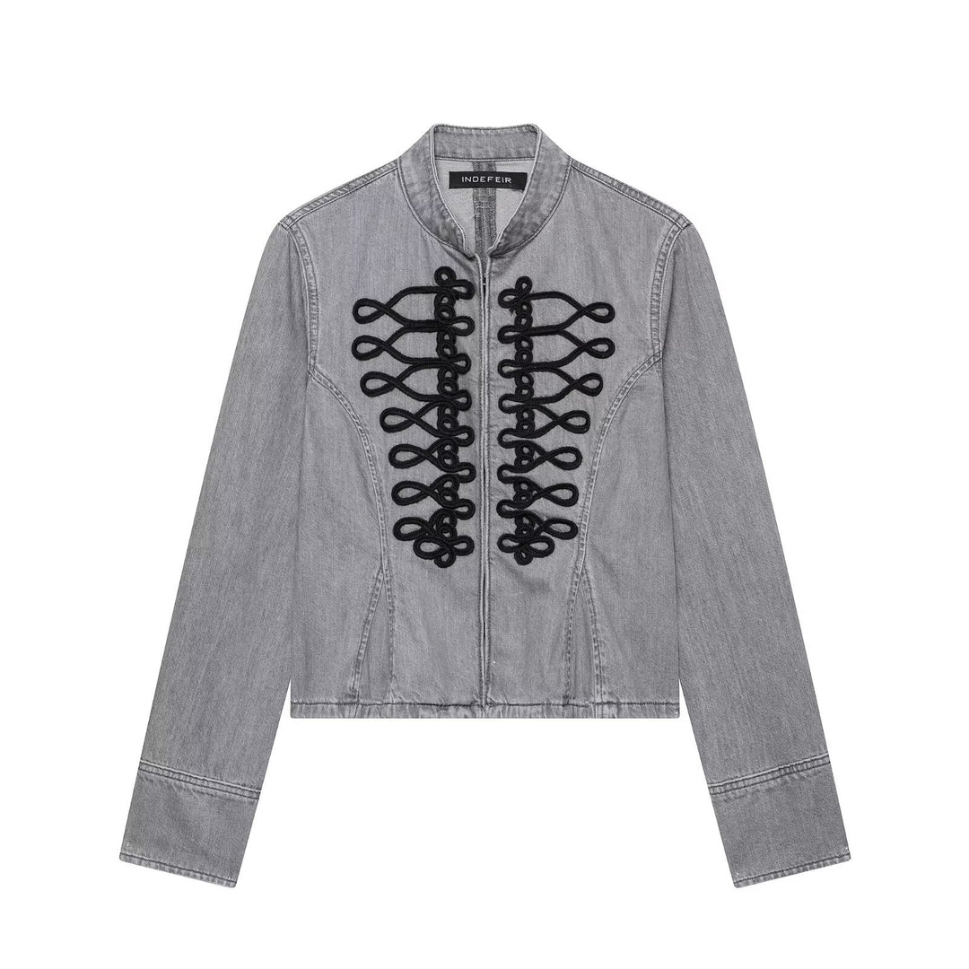 Damen Cropped Jeansjacke mit Mandarin‑Kragen und dekorativen Zierknoten Drune