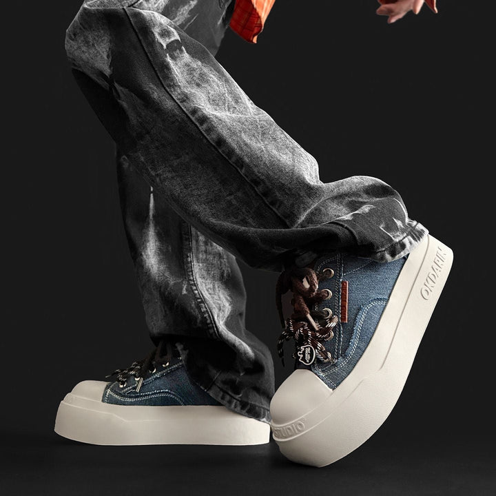 Damen Sneakers mit einem einzigartigen Schnürsystem und dämpfender Gummisohle Drune