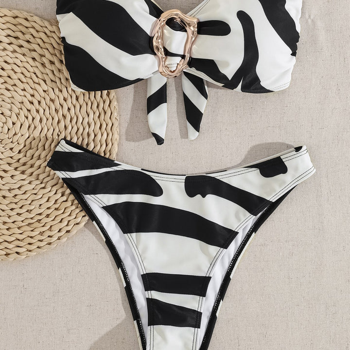 Damen Bandeau-Bikini mit modischem Schnallen-Detail und asymmetrischem Schnitt Drune