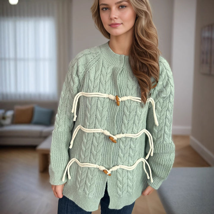 Damen Grobstrickjacke mit einzigartigem Kordelzug und dekorativen Holzknöpfen Drune