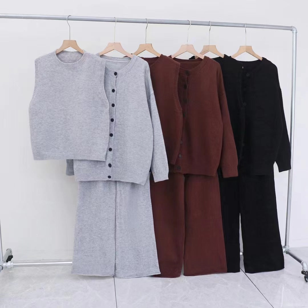 Damen Strickensemble aus weichem Material mit Knopfdetails Drune