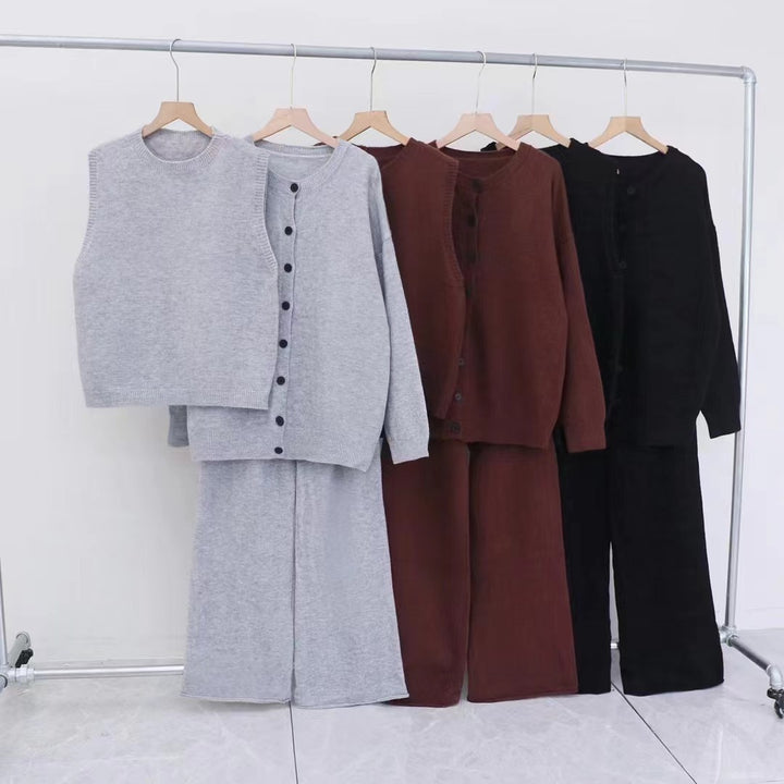 Damen Strickensemble aus weichem Material mit Knopfdetails Drune