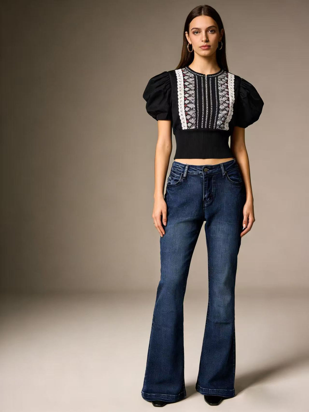 Damen elegantes cropped Oberteil mit Puffärmeln und Vintage-Stickerei Drune
