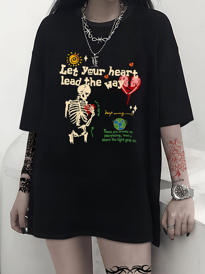 Damen T-Shirt mit kreativem Katzenmotiv und verspielter Schleife Drune