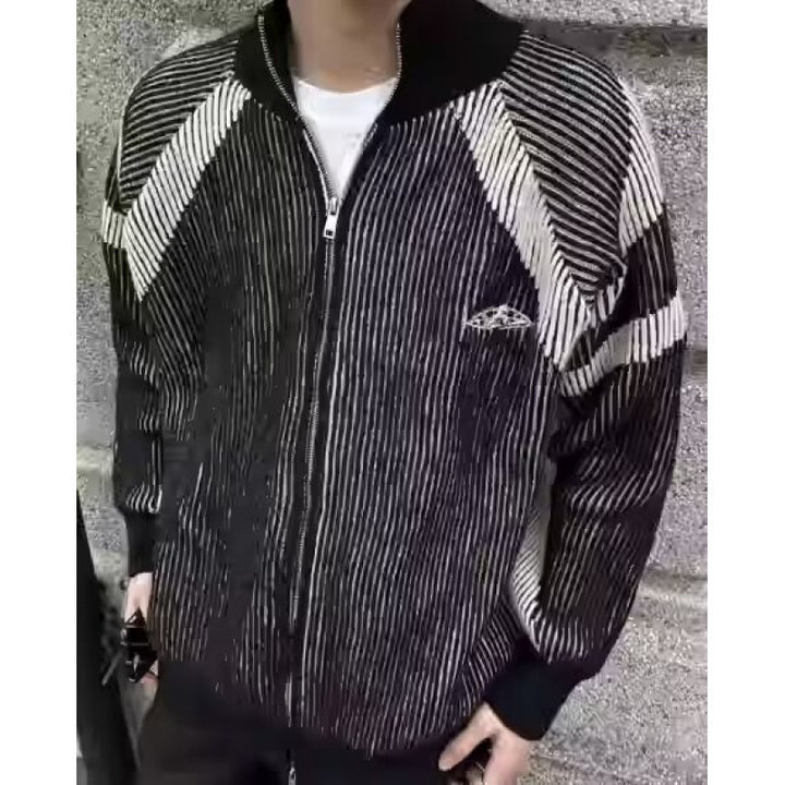 Herren modische Strickjacke mit modernem Zipper und auffälligem Streifenmuster Drune