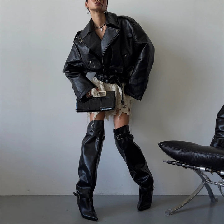 Damen Oversize-Bikerjacke aus veganem Lederimitat mit Taillengürtel & Schulterklappen Drune