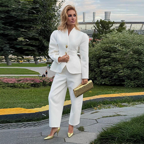 Damen Taillierter Blazer mit Schößchen und weite Hose mit hohem Bund Drune