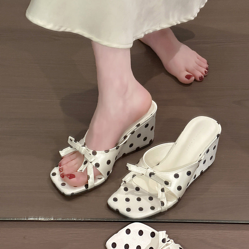 Damen Wedge-Sandalen mit verspieltem Punkten-Design und elegantem Schleifen-Detail Drune