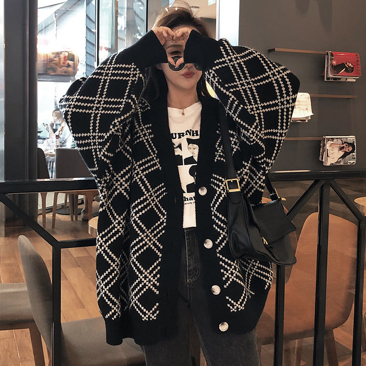 Damen bequeme Strickjacke mit klassischem Karomuster und Holzknöpfen Drune