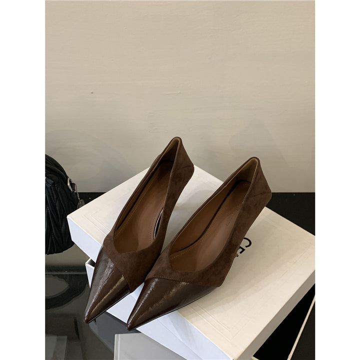 Damen Elegante spitz zulaufende Pumps aus Lack- und Veloursleder mit schmalem Absatz Drune
