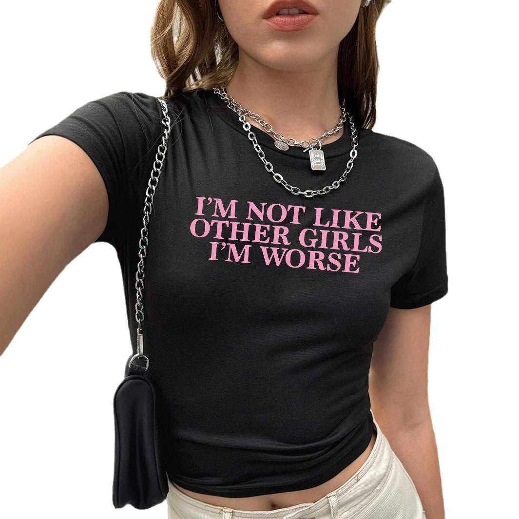 Damen T-Shirt mit künstlerischem Statement-Print und figurbetontem Schnitt Drune