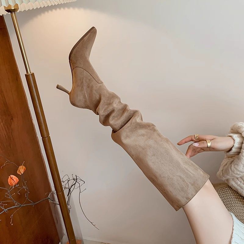 Damen kniehohe Slouch‑Stiefel aus Veloursoptik mit spitzer Zehenpartie und sculpted Stiletto Drune