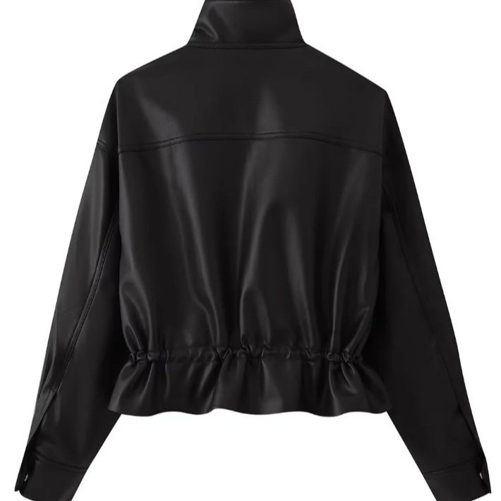 Damen Kurz geschnittener Kunstleder-Blouson mit hohem Stehkragen, Brustpatten und Tunnelzug Drune